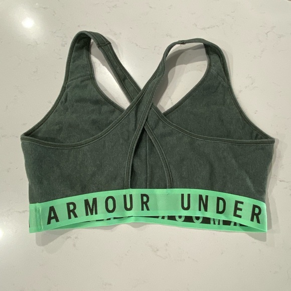 Under Armour Women's Sports Bra. size Large - Picture 6 of 6